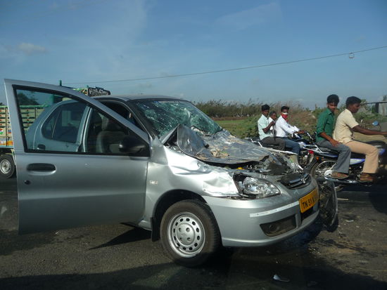 Einer von vielen Unfällen während meiner Südindien Reise