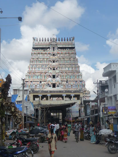 Einer der 4 Tortürme des Nataraja Tempels in Chidambaram