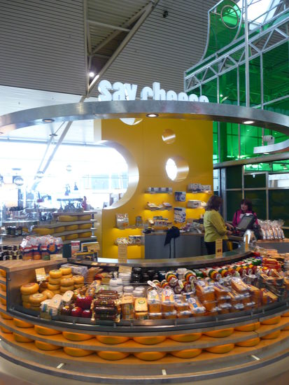 Käsestand im Flughafen Amsterdam