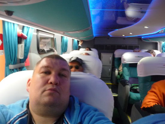 Ich habe Platz genommen im Bus von Oltursa