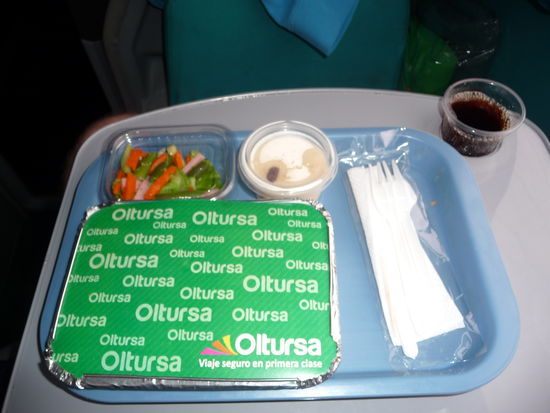 Eine von mehreren Mahlzeiten an Bord von Oltursa
