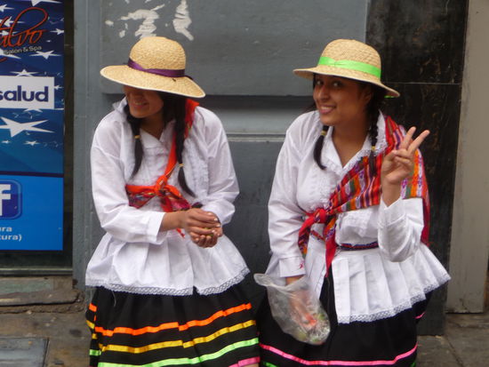Peruanische Studenten in der Altstadt von Lima