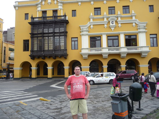 Ich im kolonialen Zentrum von Lima am Plaza Mayor