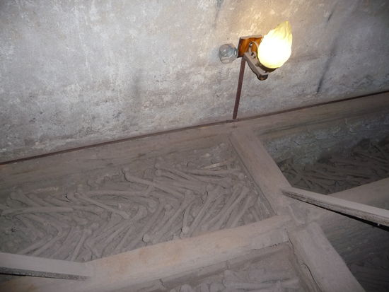 Knochen der Toten in den Katakomben von San Francisco - habe kurz das Foto Verbot vergessen !! 