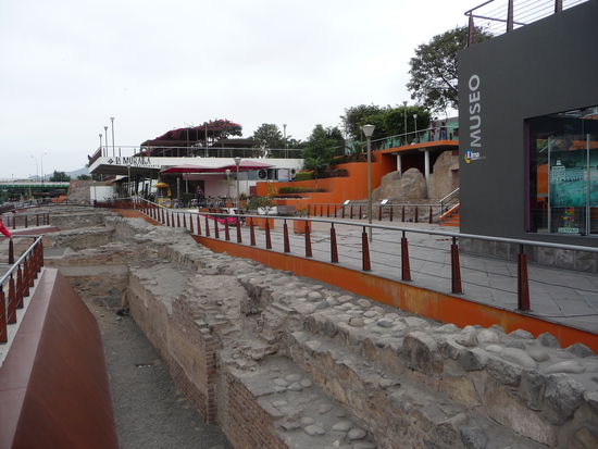 Reste der alten Stadtmauer von Lima aus dem Jahre 1687