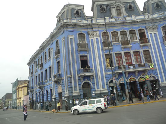 Weitere Gebäude  unweit der Altsadt von Lima