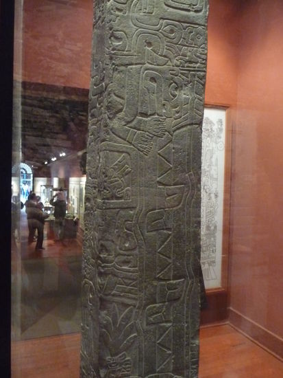 Eine Weitere Stele mit Götterfiguren
