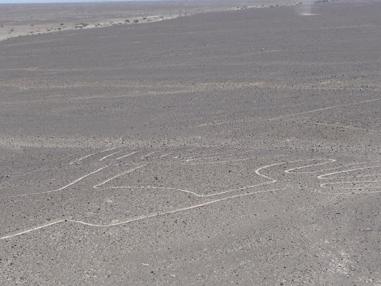 UNESCO WELTKULTURERBE  Nasca Linien - hier die Hände und auf dem nächsten Foto ...
