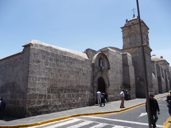 Kloster Santa Catalina von außen