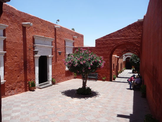 und hier wieder in rotbraun ...