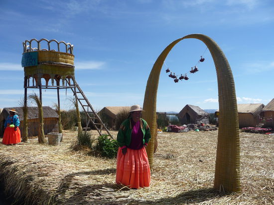 Blick über die Schilfinseln der Uros