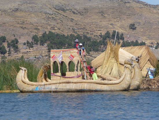 Schilfboote der Uros
