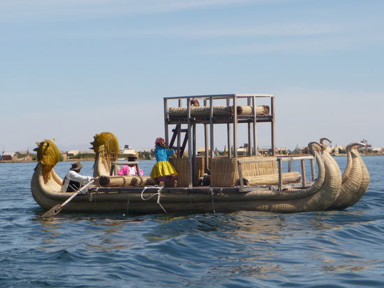 Schilfboote der Uros
