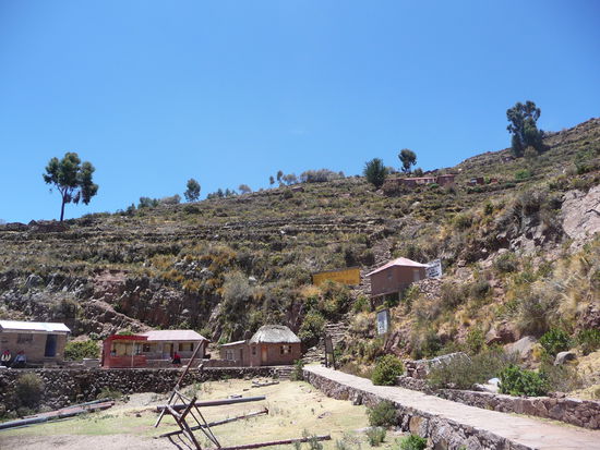Blick hinauf auf den Berg
