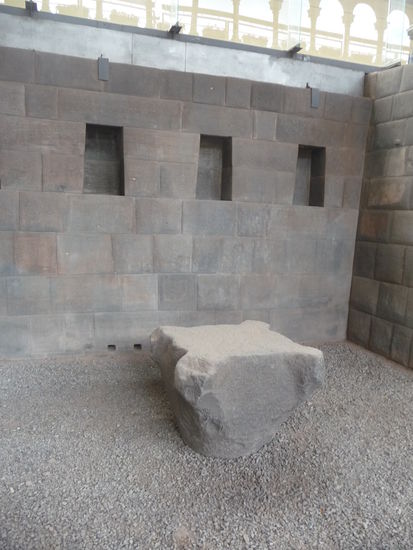 Reste des alten Inkatempels in der Santo Domingo Kirche