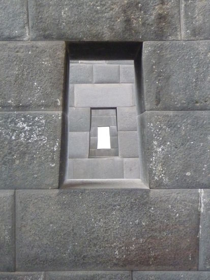 Reste des alten Inkatempels in der Santo Domingo Kirche