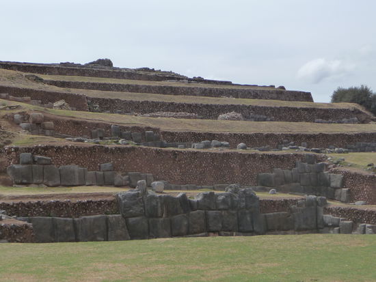 Erste Mauern der Festung in Saqsaywoman