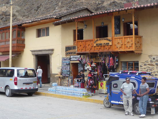 Der Dorfplatz von Ollantaytambo