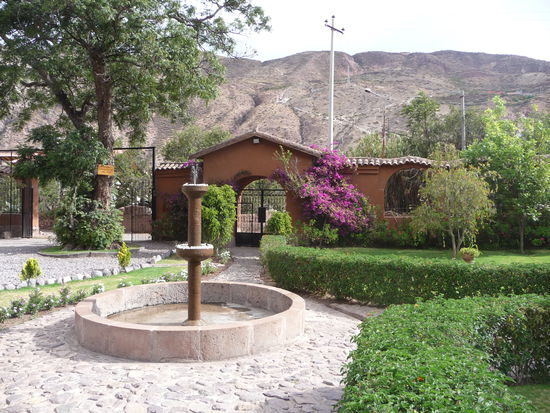 Eingang vom Hotel im Urubamba