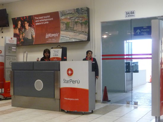 Gate von Star Peru mit der ich nach Lima  fliegen werde