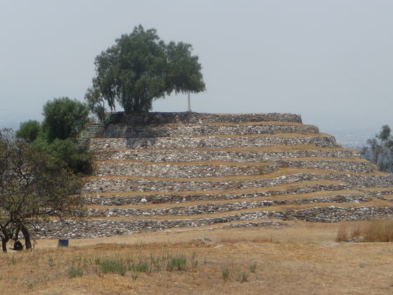 Blick auf die Spiralpyramide in Xochitecatl