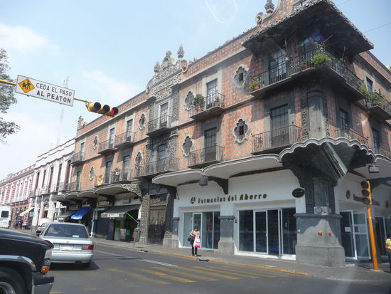Schöne  Kolonialhäuser in Puebla