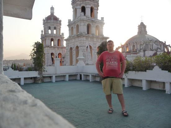 Ich auf dem Dach des Hotels am frühen Morgen