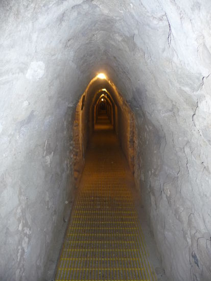 Zuerst geht es ins innere der Cholula Pyramide durch einige der ca. 8 km langen Gänge