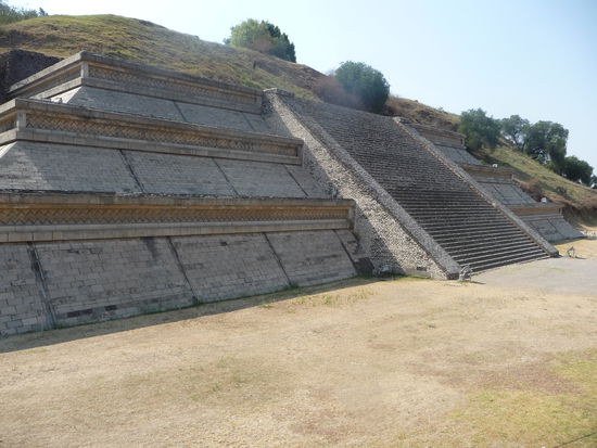 Restaurierte Seite der Cholula Pyramide