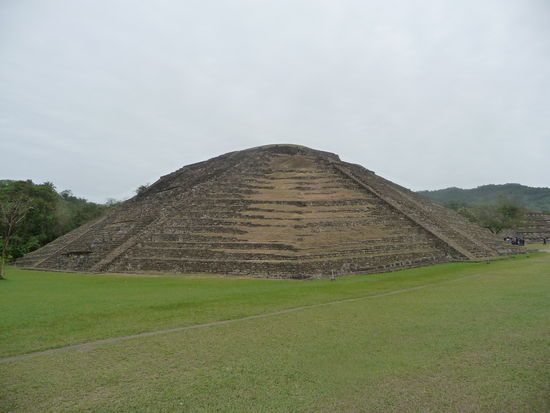 Erste Tempel am Platz der Gruppe des Wildbachs - Plaza del Arroyo