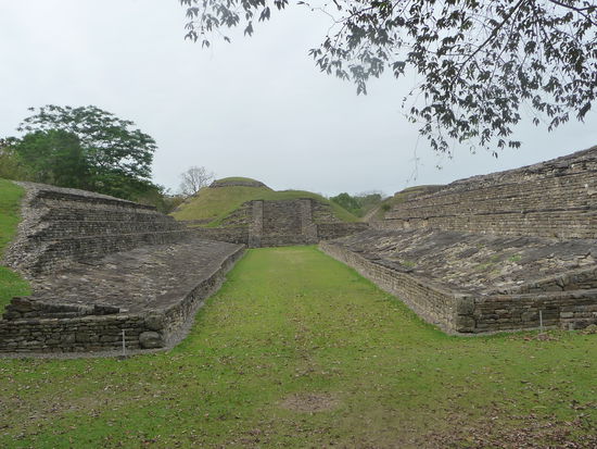Einer von 10 Ballspielplätzen in El Tajin - hier der südliche