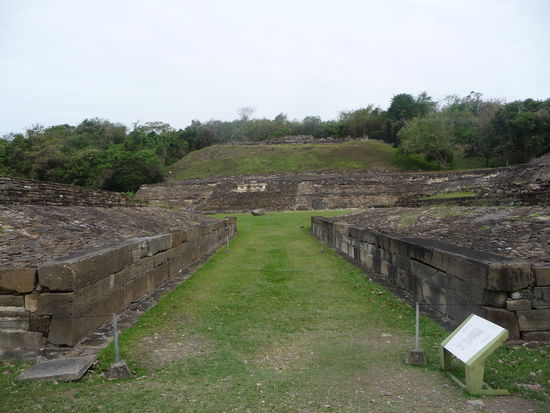 Einer von 10 Ballspielplätzen in El Tajin - hier der südliche