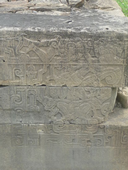 Fresken an den Seitenwänden des südlichen Ballspielplatzes