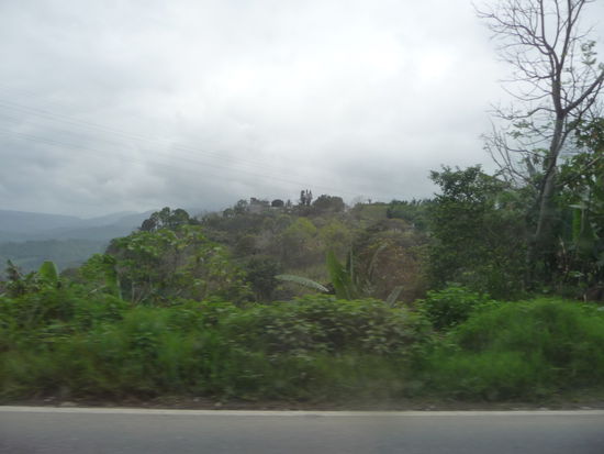 Es geht zurück von der feuchtwarmen Golfküste , durch Nebel verhangene Berge nach Mexiko City
