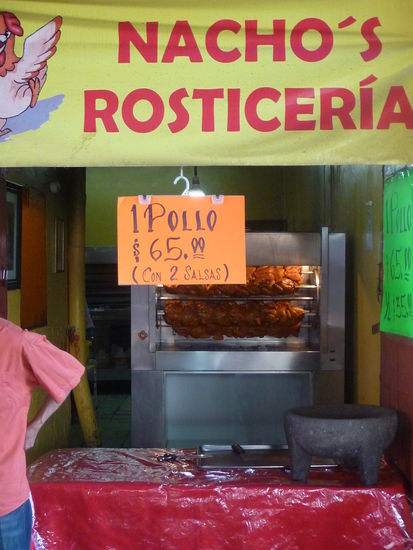Ein ganzes gegrilltes Huhn kostet hier wie auch woanders in der Umgebung 65 Pesos = 4 Euro
