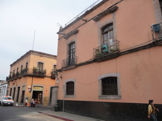 Schöne Kolonialhäuser im Stadtzentrum von Morelia