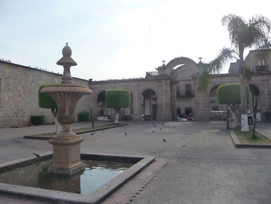 Platz vor der Kirche Templo San Augustin