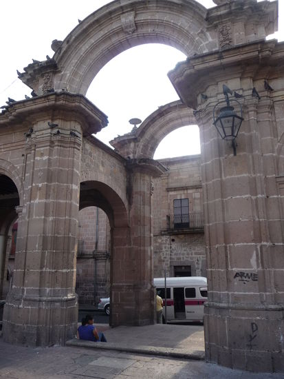 Platz vor der Kirche Templo San Augustin