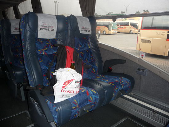 Mein Sitz bei Primera Plus. Der Bus ist auch diesmal wie auch schon in den vergangenen Tagen nur halbvoll.