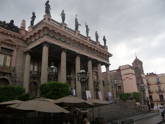 Der prächtige Bau des Teatro Juarez wurde 1903 eröffnet