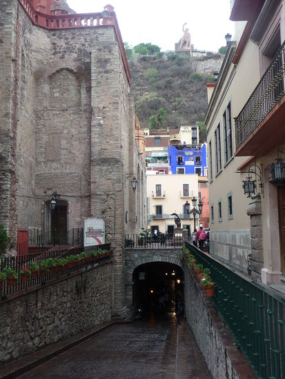 Hier wieder einer der Tunneleinfahrten von Guanajuato