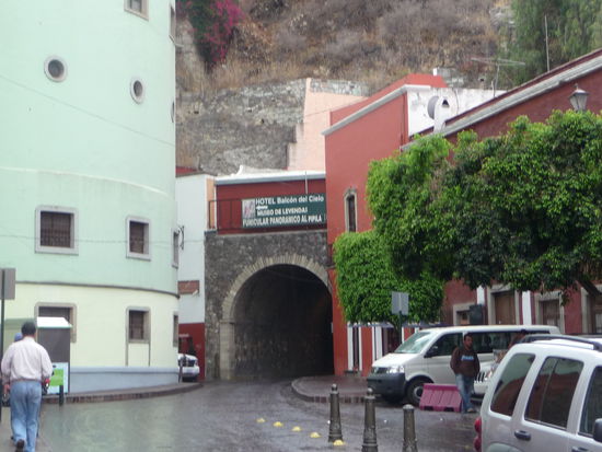 Wieder eine Tunnelausfahrt