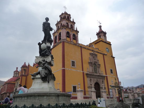 Die Barockkirche Basilika de Nuestra aus dem 17. Jh. ist eines der Wahrzeichen von Guanajuato