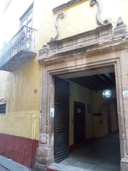 Eingang zum Kunstmuseum " Museo del Pueblo "