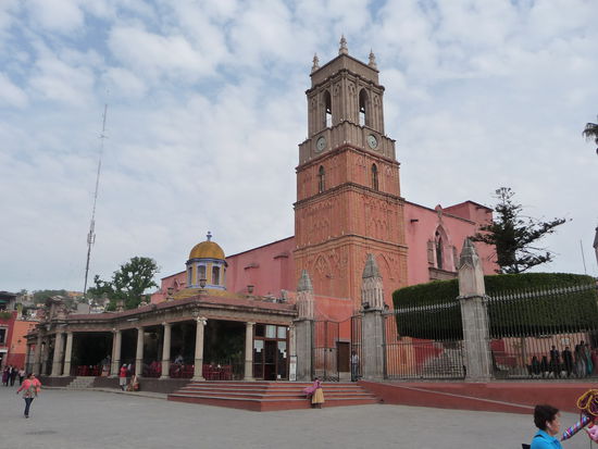 Gleich neben der Parroquia de San Miguel am Plaza Principal steht die Kirche San Rafael