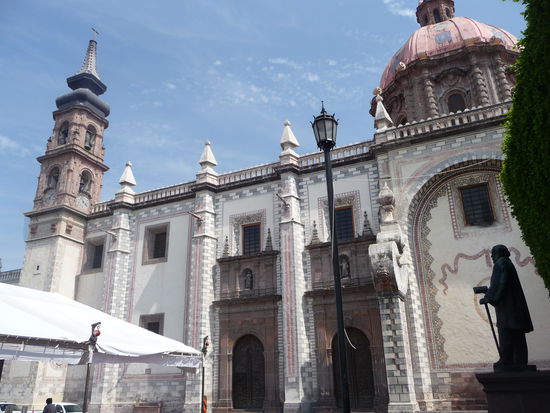 Das ehemalige Nonnenkloster Santa Rosa de Viterbo wurde mitte des 18. Jh. erbaut