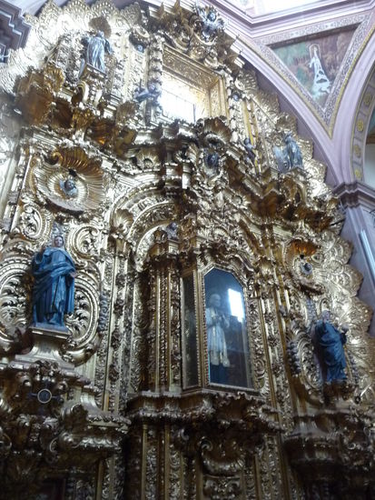 Kirche Santa Clara mit ihrer reichen vergoldeten Innenaustattung.