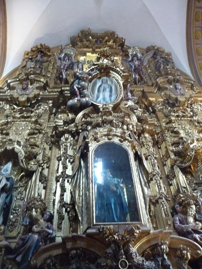 Kirche Santa Clara mit ihrer reichen vergoldeten Innenaustattung.