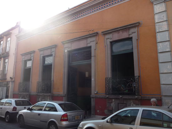 Kolonialhäuser im historischen Stadtzentrum von Queretaro unweit des Templo de Teresitas