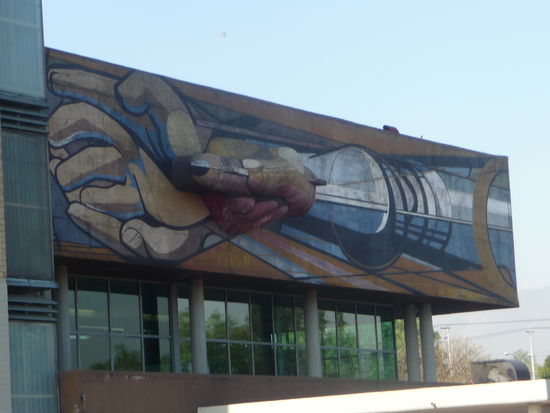 Weitere Beispiele der Mexikanischen Architektur auf dem Campus der UNAM aus den 50sigern und ebendso UNESCO WELTKULTURERBE